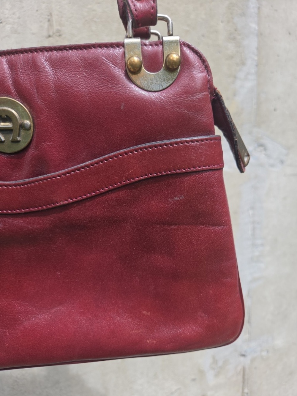 Vintage 70s Etienne Aigner Oxblood Leather Shoulder Bag Organizer Purse - Picture 14 of 16